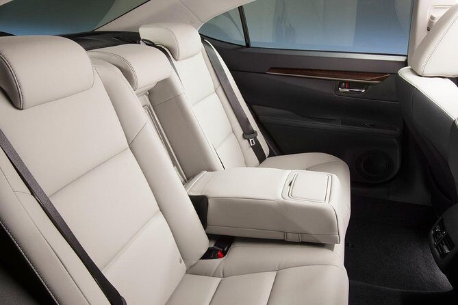 Arrival Private Transfe Toronto YYZ Airport to Toronto by Sedan - Key Points