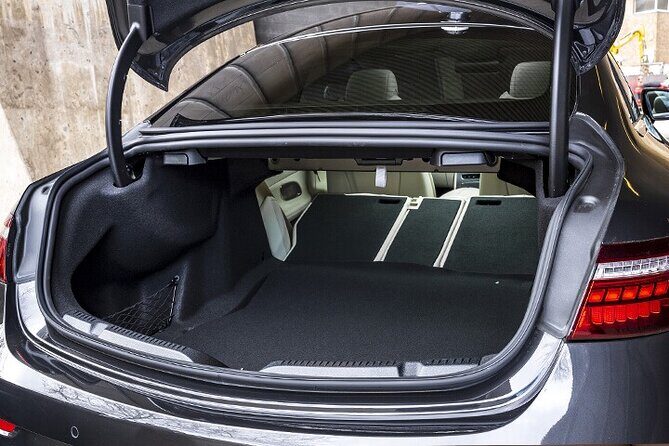 Arrival Private Transfer from Vancouver YVR or Port to Vancouver by Business Car - FAQ