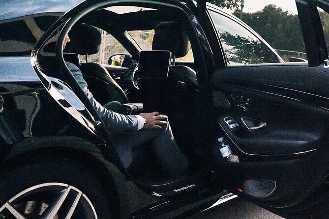 Arrival Private Transfer: Montreal Airport YUL to Montreal in Business Car - Detailed Review: What to Expect from This Montreal Airport Transfer