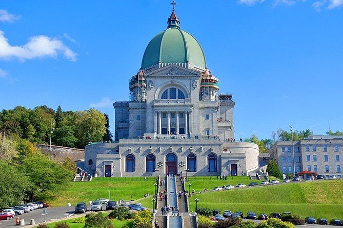 Arrival Private Transfer: Montreal Airport YUL to Montreal in Luxury SUV - In-Depth Review of the Montreal Airport Transfer Service