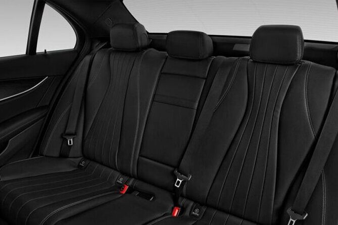 Arrival Private Transfer Seville Airport SVQ to Seville by Sedan - Key Points