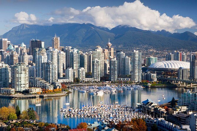Arrival Private Transfer: Vancouver Airport YVR to Vancouver in Business Car - A Warm Welcome to Vancouver in Style