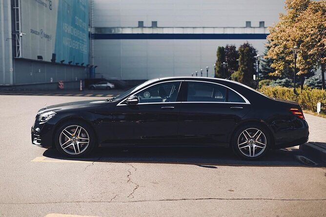 Arrival Transfer: Airport ADL to Adelaide by Business Car - A Practical and Comfortable Introduction to Adelaide
