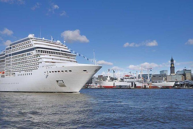 Arrival Transfer: Airport HAM to Hamburg by Business Car - How the Experience Unfolds