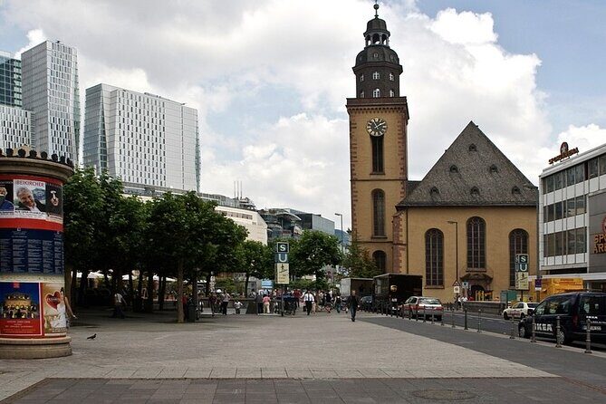 Arrival Transfer: Frankfurt Airport FRA to Frankfurt by Van - Group Comfort and Private Service