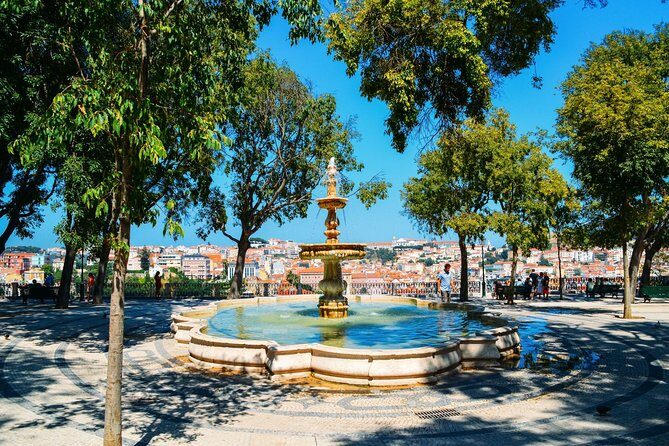Arrival Transfer: Lisbon Airport LIS to Lisbon in Business Car - Who Will Love This Service?