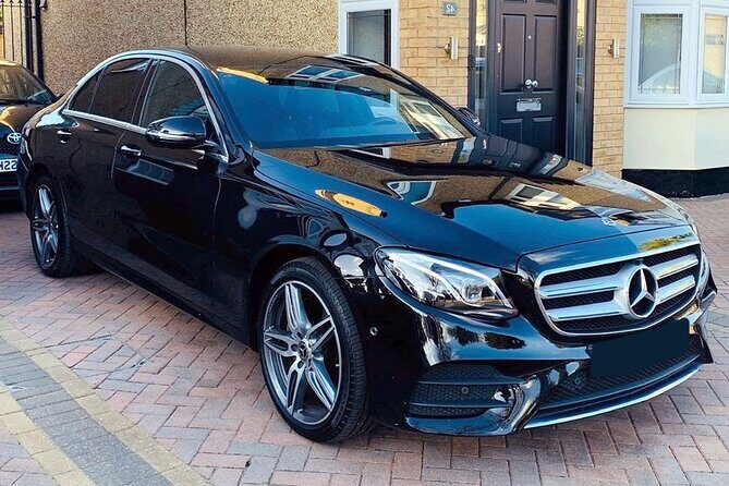 Arrival Transfer Melbourne Airport MEL to Melbourne in Sedan - Smooth Arrival in Melbourne: Arrival Transfer from Melbourne Airport MEL to Your Accommodation