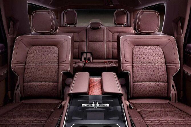 Arrival Transfer Montreal Airport YUL to Montreal by Sedan or SUV - Key Points