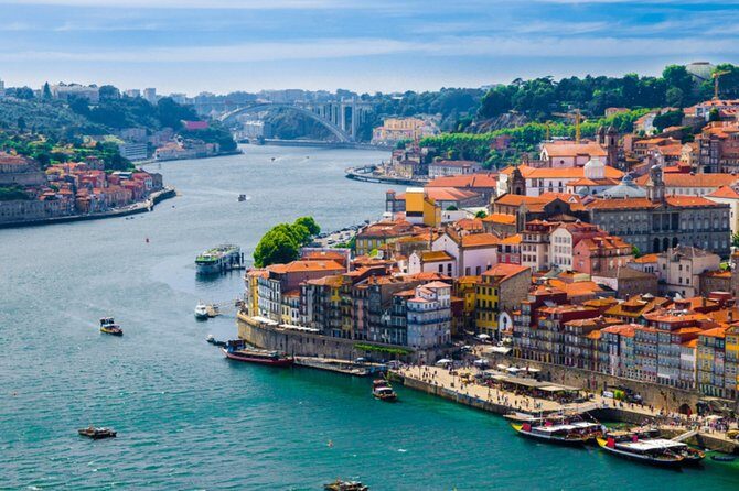 Arrival Transfer: Porto Airport OPO to Porto in Luxury Car - FAQs