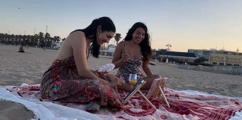 Art and Ocean Breeze: Painting Experience. - Key Points