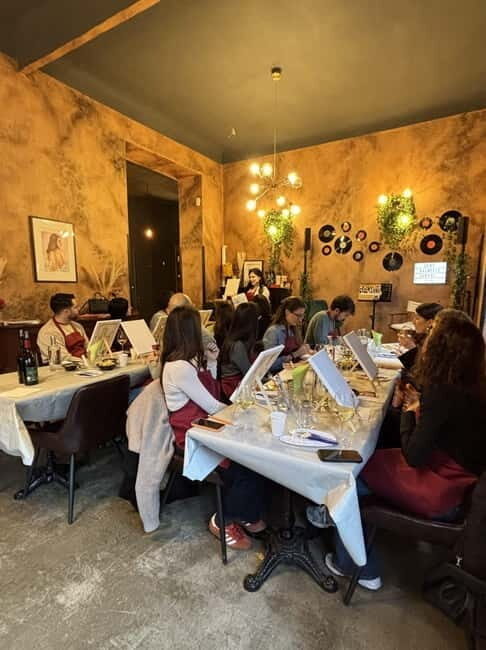 Art and Wine Lab painting experience in Venice and Milano - The Sum Up