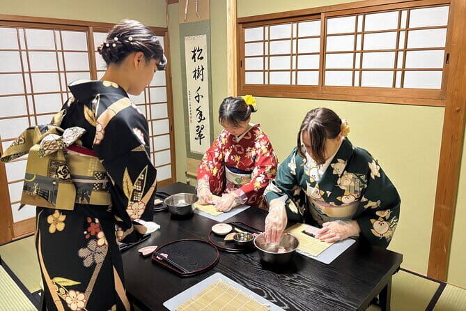 Art Sushi Rolls Experience in 150 Years Old Townhouse Kyoto - Key Points
