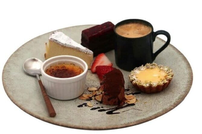 Art Tour & Cafe Time at the Airport Premium Hotel - An In-Depth Look at the Art Tour & Cafe Experience