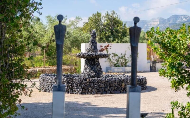 Arte-Contemporary: Sculpture Park and Art Gallery visit - Key Points