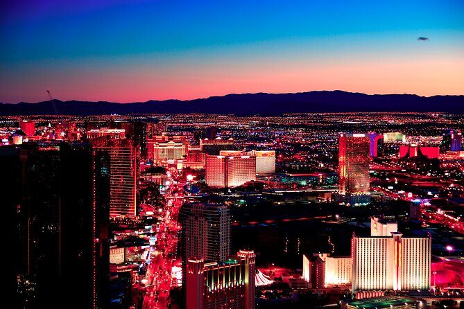 Arts District 4hr Shopping, Champagne, Photos, Limo Ride & Dinner - The Art & Vintage Stores: Hidden Gems