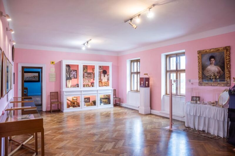 Artstetten: Journey Through Past at Artstetten Castle - Exploring Artstetten Castle: What to Expect