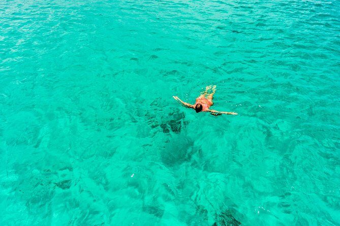 Aruba Afternoon Snorkel Sail aboard Palm Pleasure Catamaran - FAQ