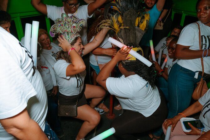 Aruba Nightlife Party Bus with Unlimited Drinks & DJ on Road Jam - Key Points