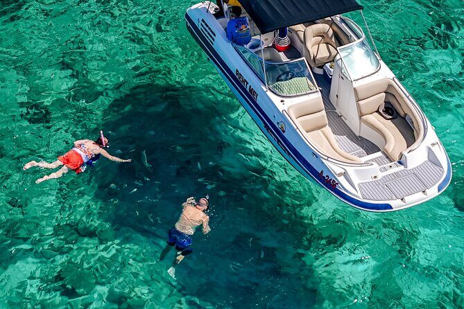 Aruba Private Boat Tour with Snorkeling - Key Points