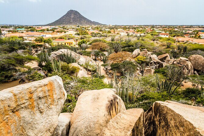 Aruba Sightseeing Tour with Transport - Exploring Aruba in Comfort: A Guided Sightseeing Tour