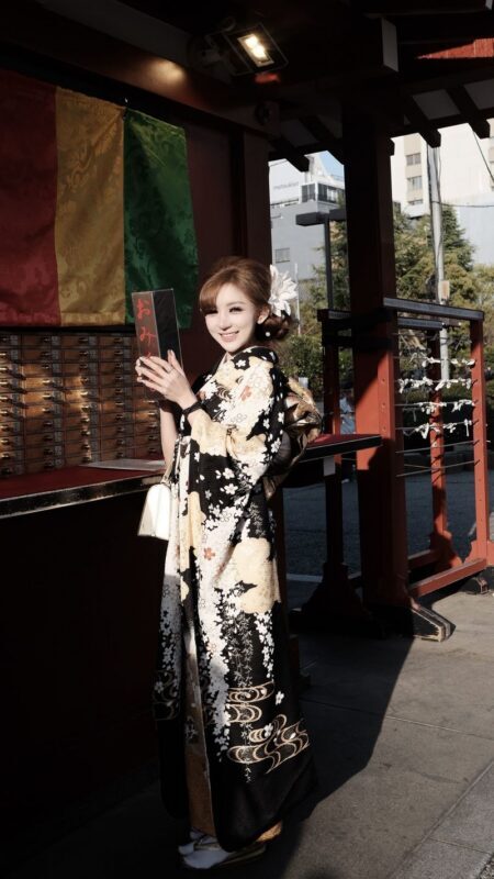 Asakusa Kimono Rental OSHARE Japanese Makeup & Tea Ceremony Experience Open until 10 PM - Is this Asakusa kimono rental worth booking?