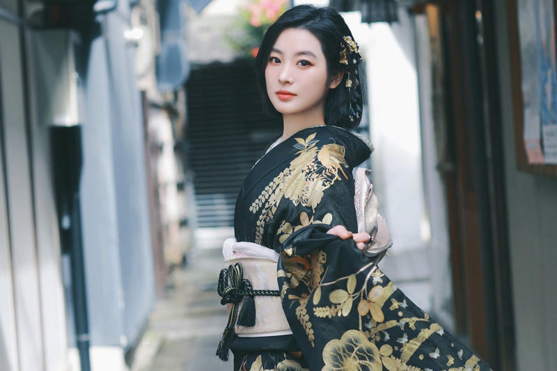 Asakusa Temple Kimono Rental & Photo Experience (Tokyo Kimono Rei Kaminarimon) - At a glance
