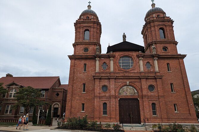 Asheville Scavenger Hunt Walking Tour and Game - Who Should Try This Tour?