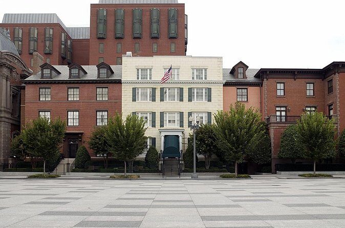 Assassinations Capital: Presidential Crime Scenes Walking Tour - Value Analysis