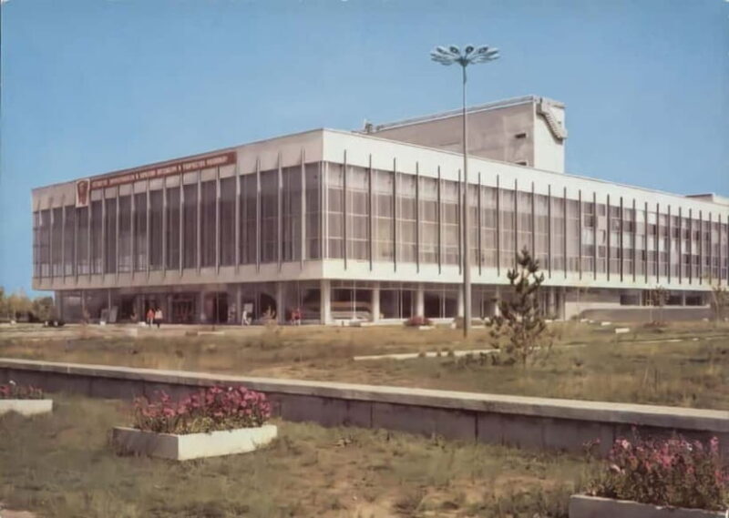 Astana: Old City Tour, Imperialistic and Soviet Architecture - A Closer Look at the Experience