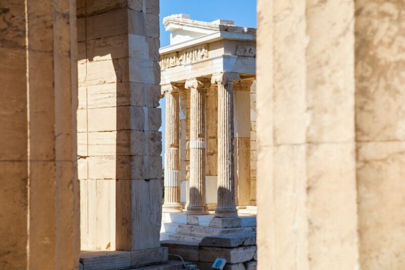 Athens: Acropolis Guided Tour and Old Town Food Tasting - A Closer Look at the Itinerary and Highlights