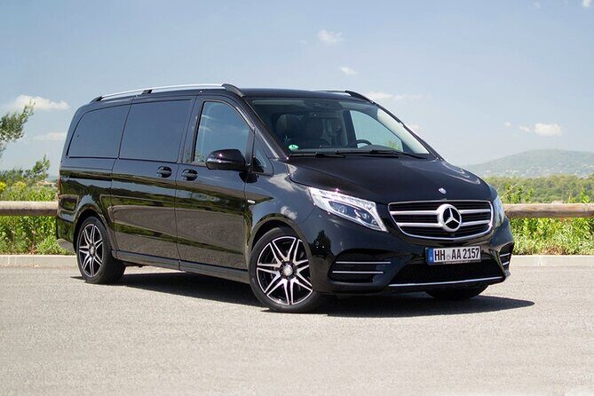 Athens Airport (ATH) Private Transfer to Athens Hotels/Piraeus - An In-Depth Look at the Experience