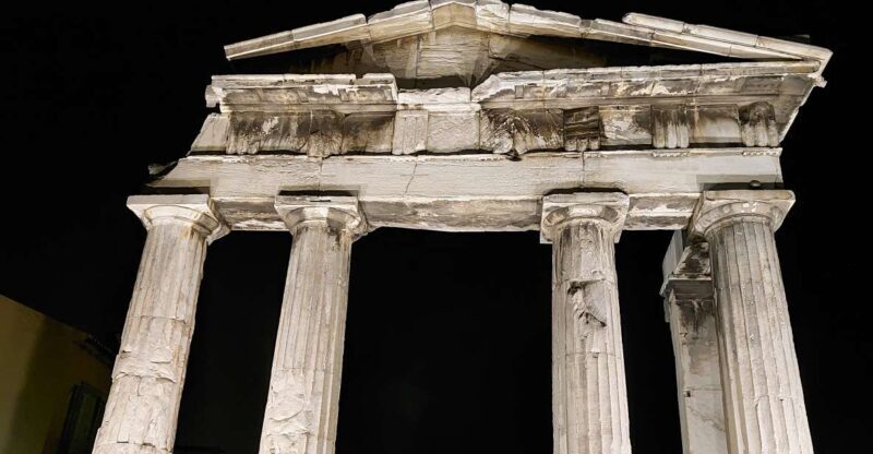 Athens: City Highlights Nighttime Walking Tour in Spanish - Final Thoughts: Is This Tour Right for You?