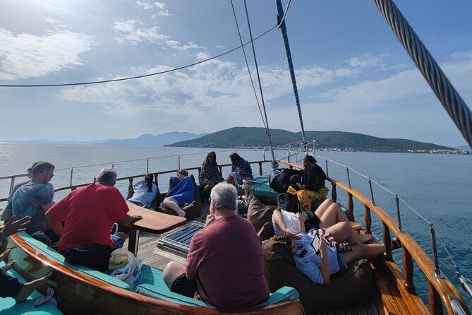 Athens cruise: Agistri, Moni/Metopi, Aegina with lunch & drinks - In The Sum Up