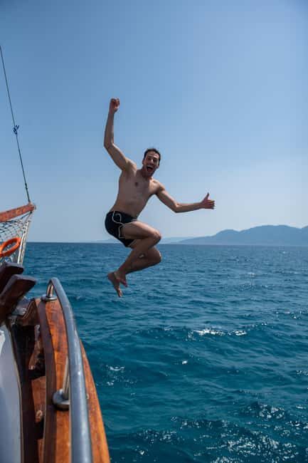 Athens Day Cruise: Agistri, Moni & Aegina + Lunch & Drinks - An In-Depth Look at the Athens Day Cruise Experience