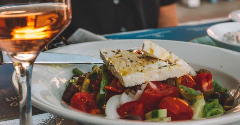 Athens: Evening Guided Walking Tour with Plaka & Dinner - The Sum Up