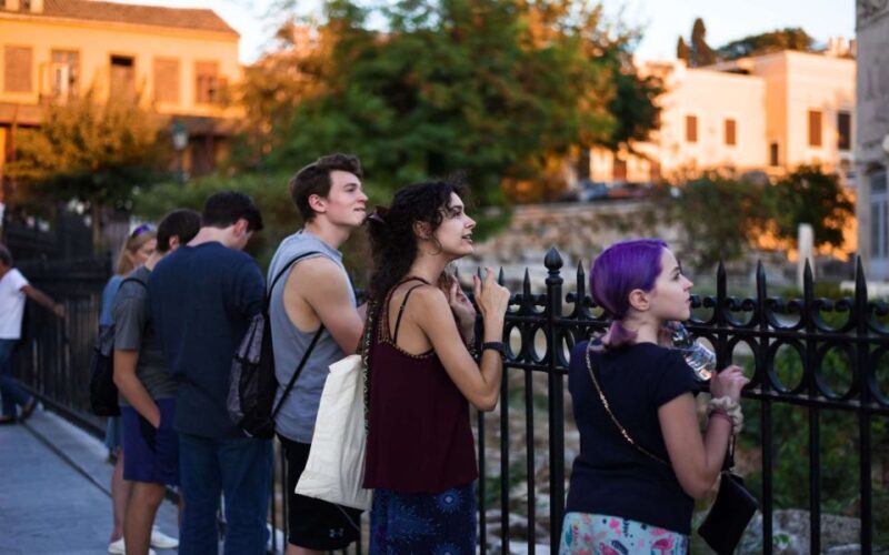 Athens: Evening Private City Walking Tour & 4-Course Dinner - Starting Point: Syntagma Square