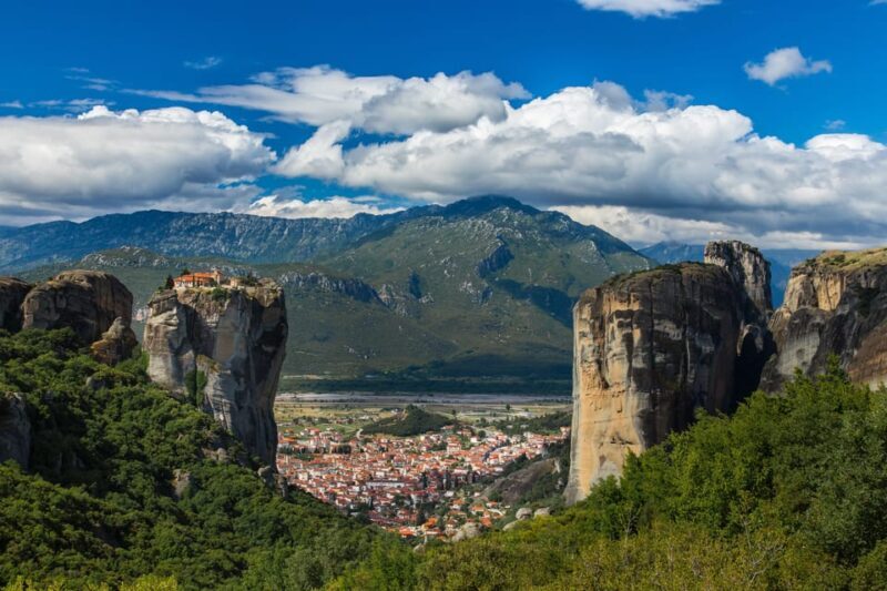 Athens: Meteora Daytrip with chinese audioguide - Athens: Meteora Daytrip with Chinese Audioguide