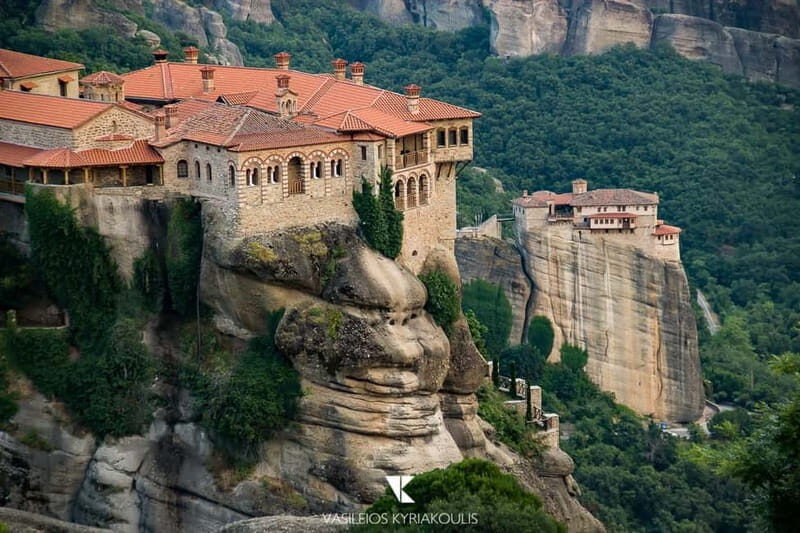 Athens: Meteora Monasteries Day Trip with Caves and Lunch - Setting out from Athens: Comfort and Convenience