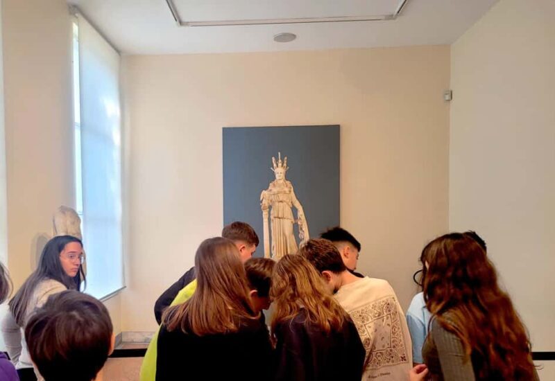 Athens: National Archaeological Museum Treasure Hunt Tour - The Rewards and Cultural Touches