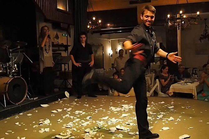 Athens Night Sightseeing Tour with Greek Dinner Show - A Detailed Look at What to Expect