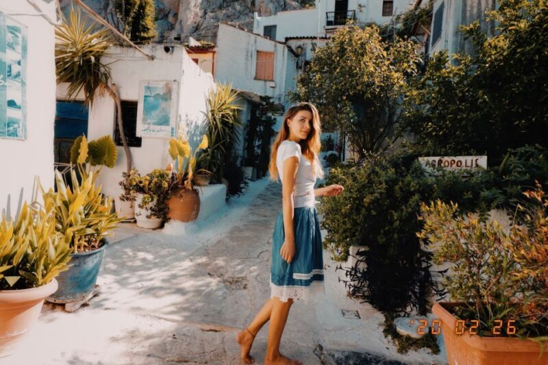Athens: Professional photoshoot at Anafiotika Village - An In-Depth Look at the Experience