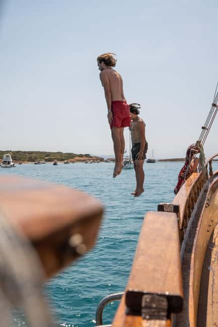 Athens: Saronic Gulf Cruise with Breakfast and Drinks - FAQs