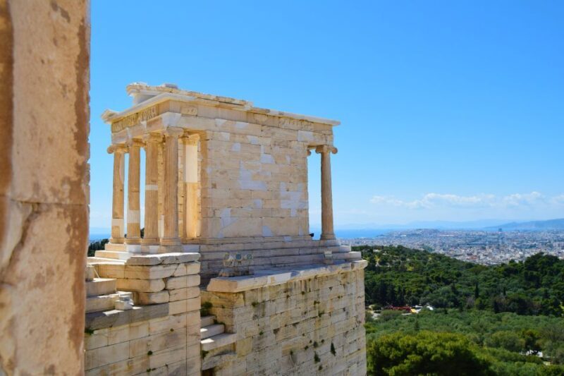 Athens: The Acropolis Guided Walking Tour in Dutch - Exploring the Heart of Athens: The Guided Tour Experience