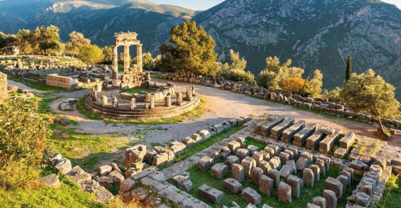 Athens: Thermopylae, Delphi & Meteora Private Tour with Meal - The Logistics: Transportation, Timing, and Comfort