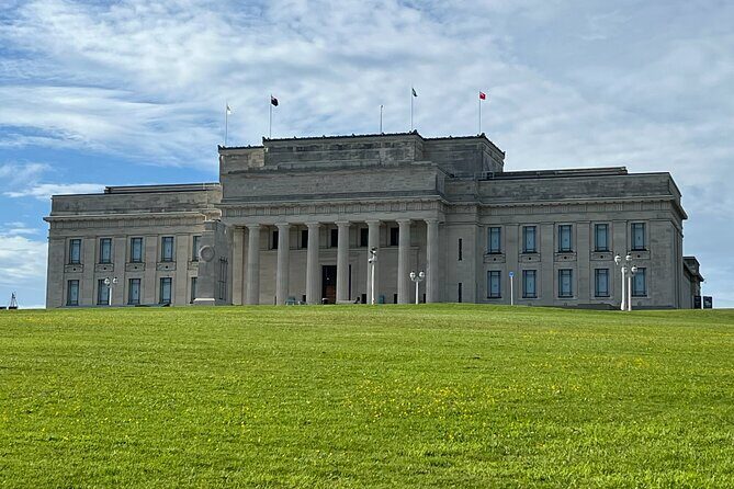 AUCKLAND CITY Full Day Tour with War Memorial Museum and Mt Eden - An In-Depth Look at the Auckland Full-Day Tour