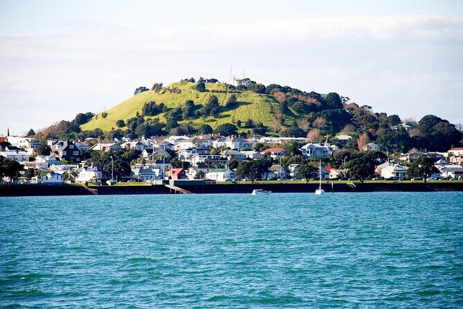 Auckland City Highlights and Hidden Gems Half Day Tour - Mount Eden: The City’s Highest Volcano