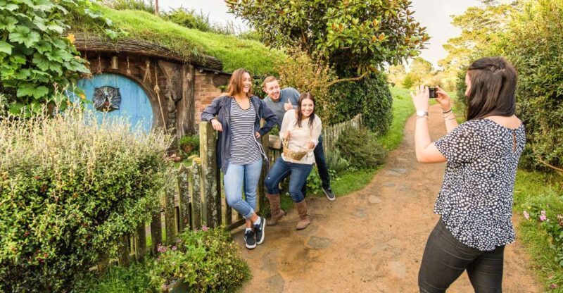 Auckland: Hobbiton Movie Set Tour with Lunch - Considerations for Travelers