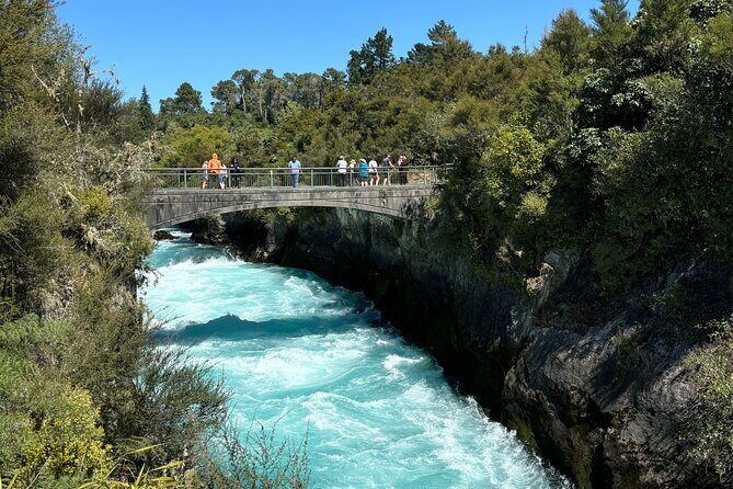 Auckland: Rotorua, Taupo, Waiotapu & Huka Falls Private Trip - Who Should Consider This Experience?