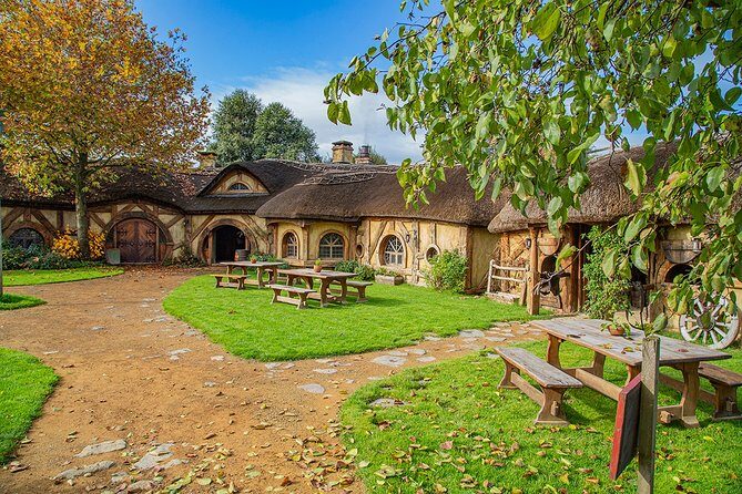 Auckland to Rotorua via Hobbiton Movie Set Tour - One Way - In-Depth Review of the Tour Experience