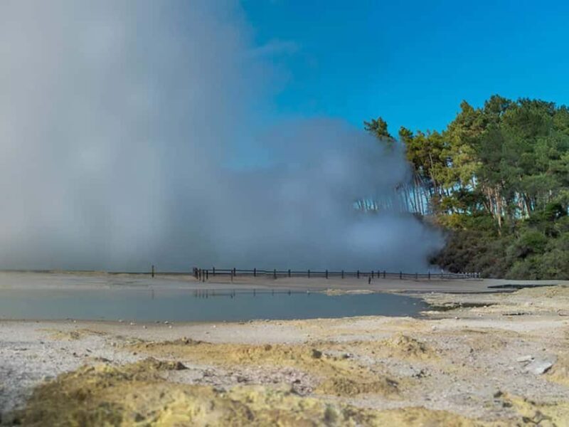 Auckland: Wai-O-Tapu, Polynesian Spa & Maori Haka - Exploring Wai-O-Tapu: The Vibrant Geothermal Wonderland